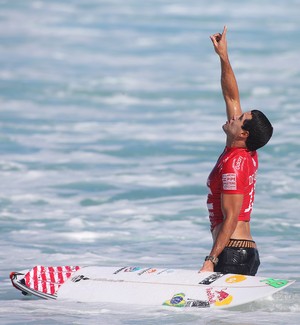 Adriano de Souza Mineirinho surfe (Foto: Laurent Masurel)