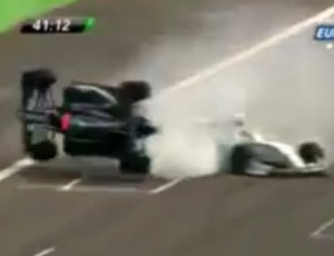 Grave acidente marcou a etapa de abertura da Fórmula Renault 3.5, em Monza (Foto: Reprodução / YouTube)