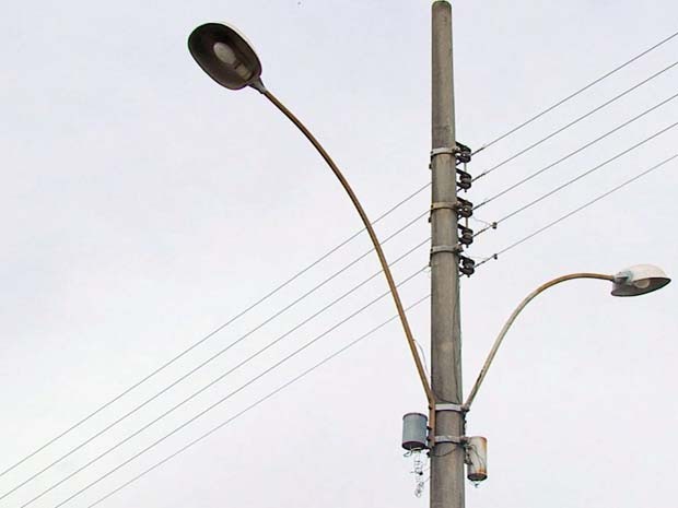 Prefeituras terão que assumir despesas relacionadas à iluminação pública (Foto: Reprodução EPTV)
