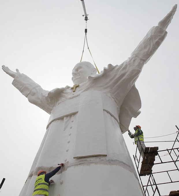 Homenagem ao Papa falecido será inaugurada no final de semana (Foto: Czarek Sokolowski/AP)