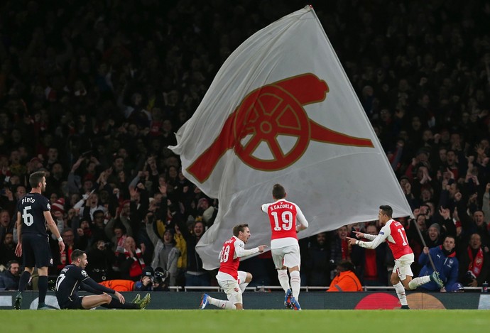 Comemoração Arsenal x Dinamo Zagreb (Foto: Reuters)