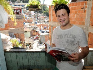 Reinaldo reforça os estudos em inglês para o Enem (Foto: Alexandre Durão/G1)