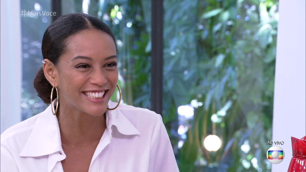 Taís Araújo tomou café no 'Mais Você' (Foto: TV Globo)