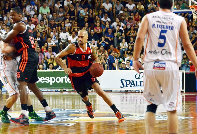 marquinhos flamengo x bauru basquete (Foto: Alexandre Vidal/Fla Imagem) marquinhos flamengo x bauru basquete (Foto: Alexandre Vidal/Fla Imagem)