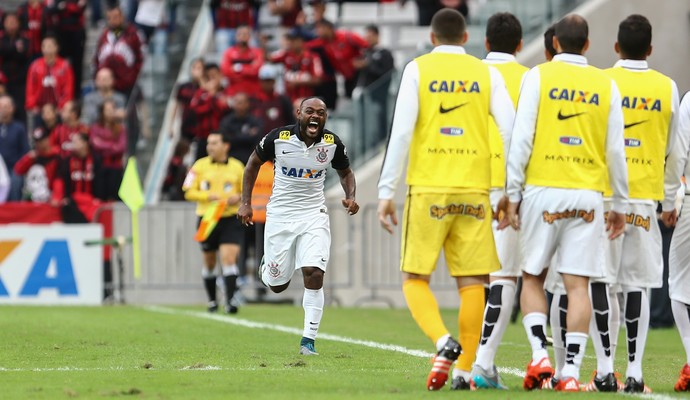 Vagner Love Atlético-PR x Corinthians (Foto: Ag. Estado)