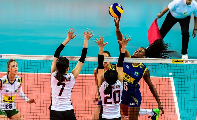 Fernanda Garay Brasil x Japão (Foto: Divulgação /FIVB)
