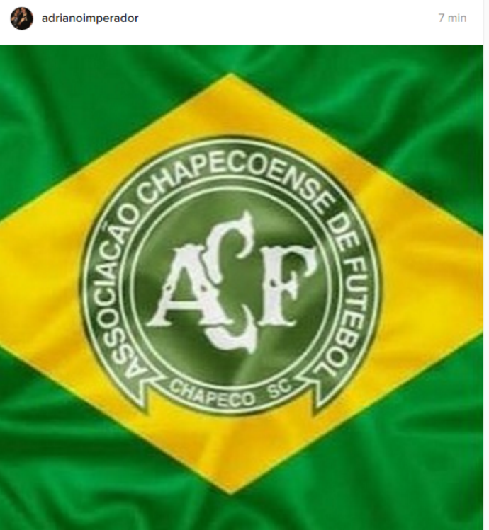 adriano imperador lamenta acidente da chapecoense (Foto: Reprodução)