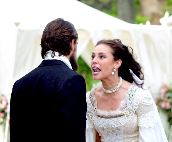 ... Mas é surpreendido pelo escândalo de Melissa (Foto: Cláudia Esteves/Gshow)