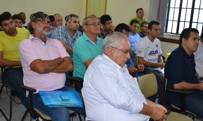 Representantes dos clubes assinaram contrato com TV Sergipe (Foto: Andrea de Cerqueira / ASCOM TV Sergipe)