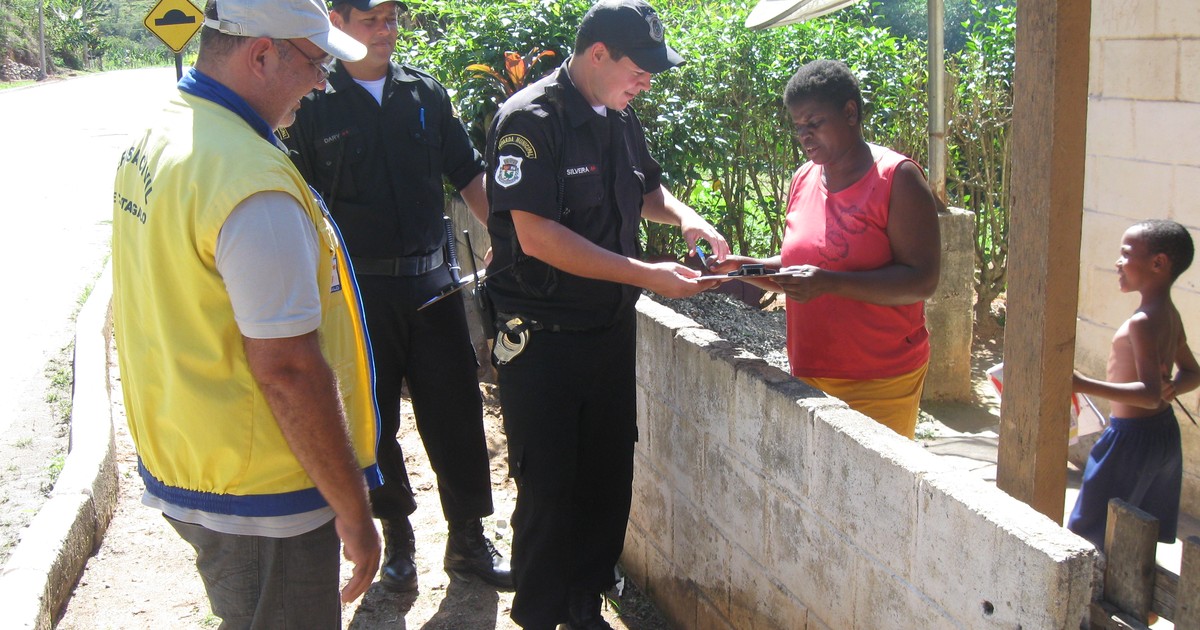 G1 Cantagalo RJ realiza cadastramento de moradores em área de risco