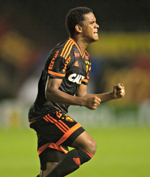 Cinco anos e 5900% de valorização: veja a evolução de Rithely no Sport