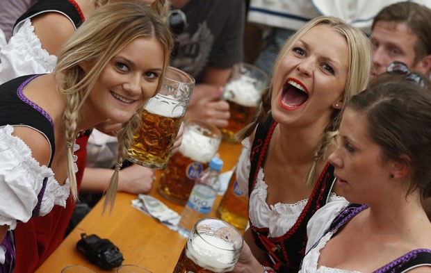 Cidade de Munique abriu nesta sábado (21) a 180ª edição de sua Oktoberfest (Foto: Matthias Schrader/AP)