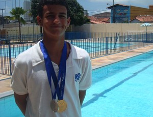 Potiguar Lucas Maciel comemora medalha de ouro nas Olimpíadas Escolares (Foto: Cedida)