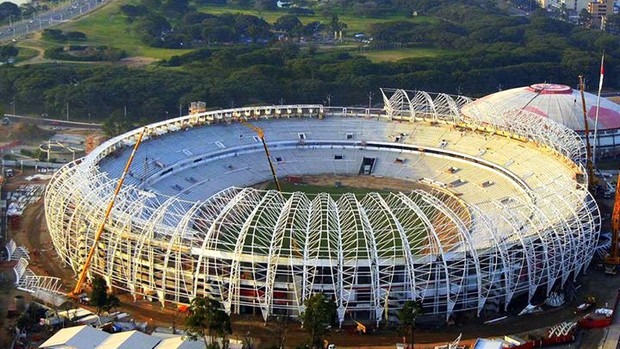 Obras de modernização do Beira-Rio (Foto: Alexandre Sperb / Beira-Rio, Gigante Para Sempre, DVG)