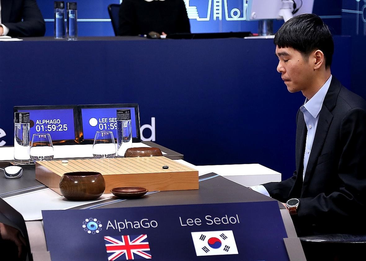 Robô do Google bate maior campeão de jogo chinês mais difícil que xadrez -  Olhar Digital