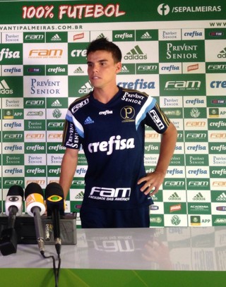 Rodrigo se espelha em Arouca e diz que pode atuar como 1º e 2º volante