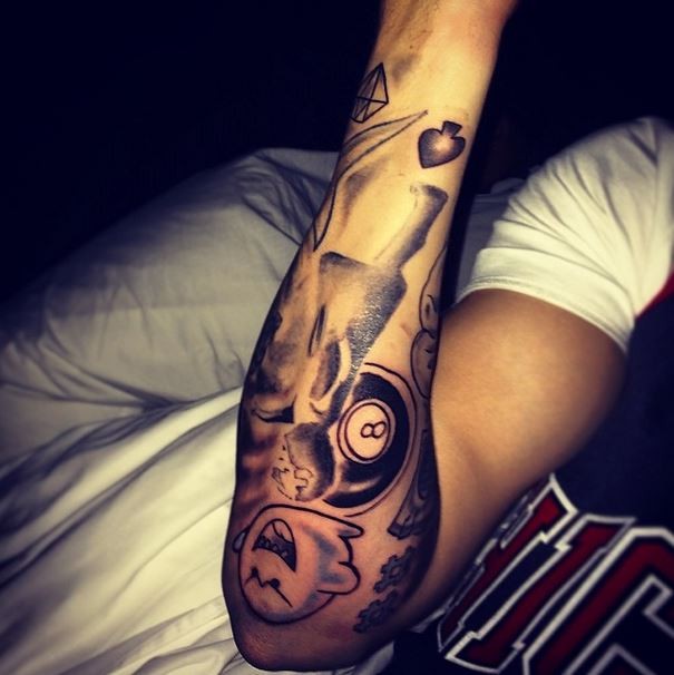 Justin Bieber posta foto de suas tatuagens (Foto: Instagram/Reprodução)