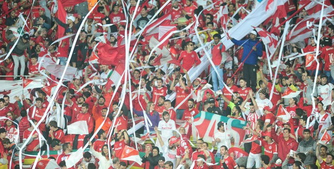 Baixar Cantos Da Torcida Do Inter Tregua Clima De Decisao E Extase Torcida Abraca E Carrega Inter