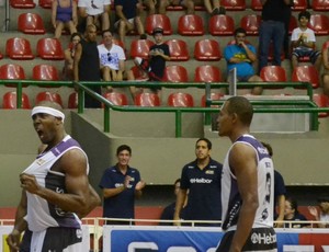 Jeff Agba - Mogi das Cruzes x Bauru (Foto: Petterson Rodrigues)