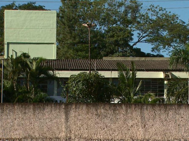 Menino alega que apanhou de professora dentro de escola em São José da Bela Vista (Foto: Reprodução/ EPTV) Menino alega que apanhou de professora dentro de escola em São José da Bela Vista (Foto: Reprodução/ EPTV)