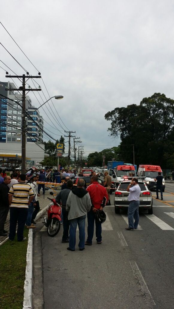 Rodovia ficou parcialmente bloqueada em Florianópolis (Foto: Teco Rodrigues/Divulgação)