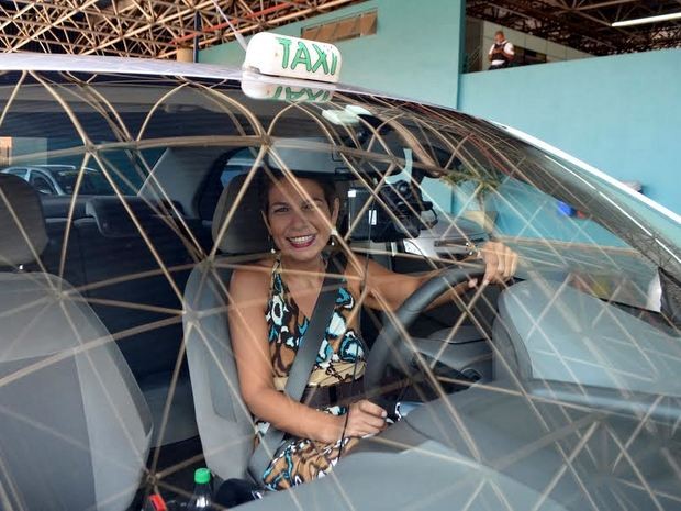 Regina Célia Carrandine, taxista Piracicaba (Foto: Thomaz Fernandes/G1)