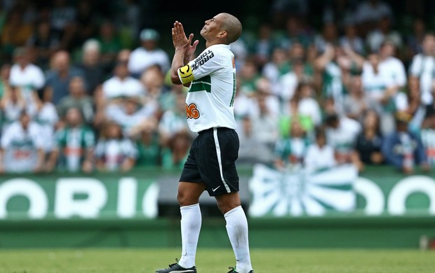 Alex gol Coritiba (Foto: Heuler Andrey / Ag. Estado)