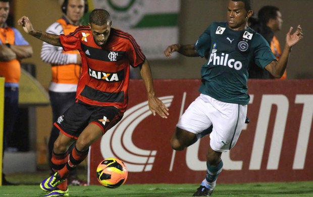 Paulinho Flamengo x Goiás (Foto: Luiz Pires / Vipcomm)