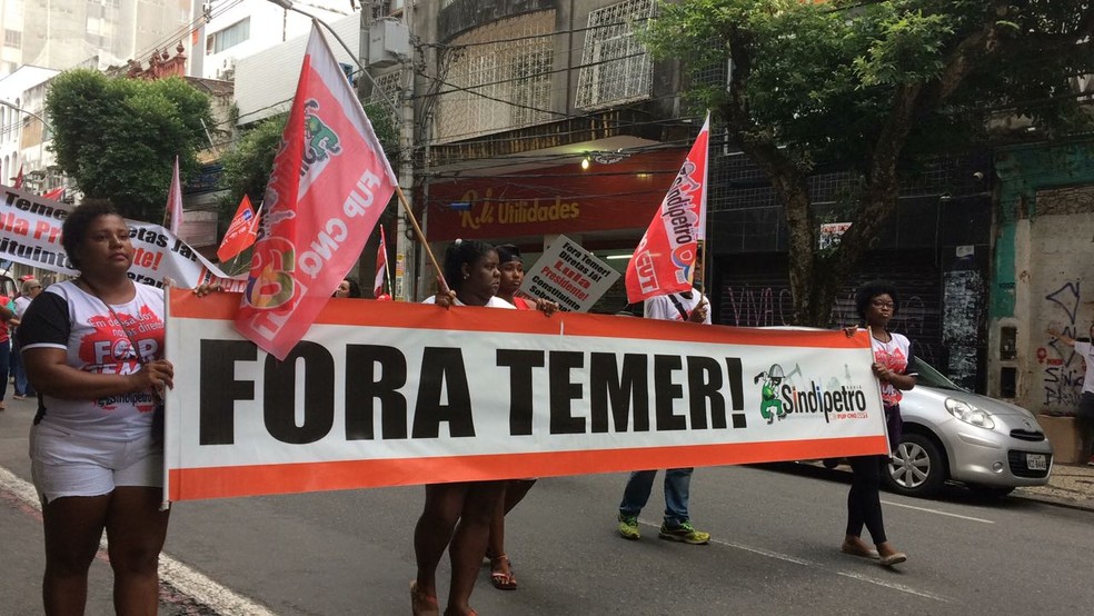Caminhada no centro de Salvador (Foto: Alan Tiago Alves/G1)