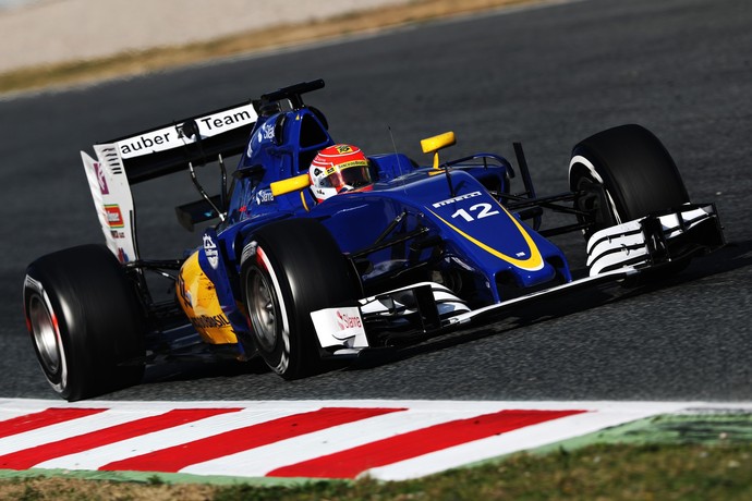 Felipe Nasr em ação nos testes de pré-temporada da Fórmula 1 em Barcelona (Foto: Getty Images)