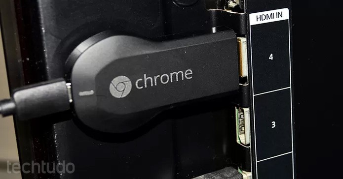 Conecte o Chromecast na TV na entrada HDMI (Foto: Barbara Mannara/TechTudo) Conecte o Chromecast na TV na entrada HDMI (Foto: Barbara Mannara/TechTudo)
