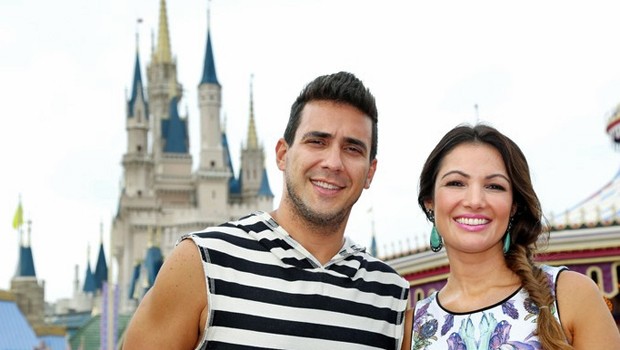 Patrícia Poeta e André Marques viajam para Orlando e levam uma família para realizar o sonho de conhecer os parques da Disney (Foto: Globo)