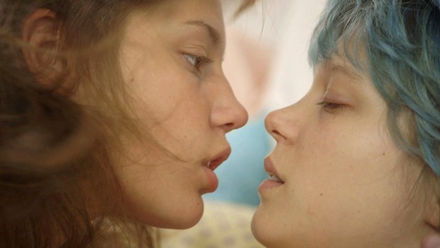 Adèle Exarchopoulos e Léa Seydoux no filme 'Azul é a cor mais quente' (Foto: Divulgação)