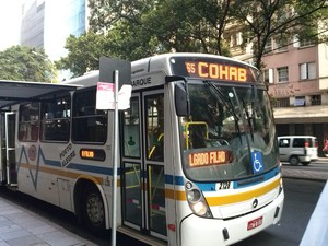 Cerca de 20 ônibus circulam em Porto Alegre, diz EPTC (Foto: Felipe Truda/G1)