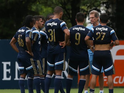 Por vantagem no mata-mata, Oswaldo destaca importância do Choque-Rei