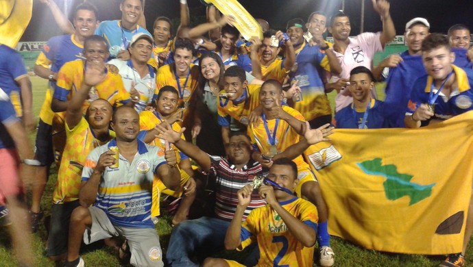 Interporto comemora o terceiro título tocantinense de futebol (Foto: Vilma Nascimento/GloboEsporte.com)