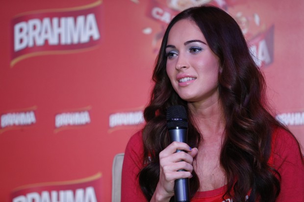 Megan Fox em coletiva, no Rio (Foto: Felipe Panfili / AgNews)