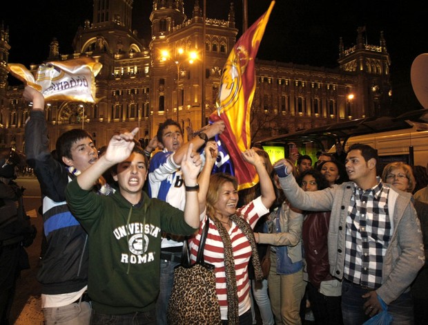 festa nas ruas de Madrid  (Foto: Agência EFE)