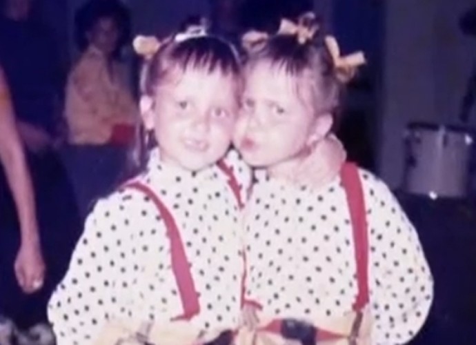 Veja por onde anda a cantora Adriana e as filhas Tuanny e Natanna do Balão Mágico notícias em Tv Veja por onde anda a cantora Adriana e as filhas Tuanny e Natanna do Balão Mágico notícias em Tv