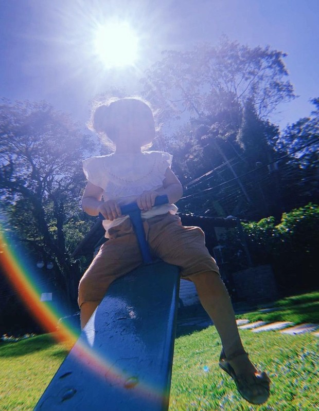 Debora Nascimento posta foto nos 4 anos da filha, Bella (Foto: Reprodução/Instagram)