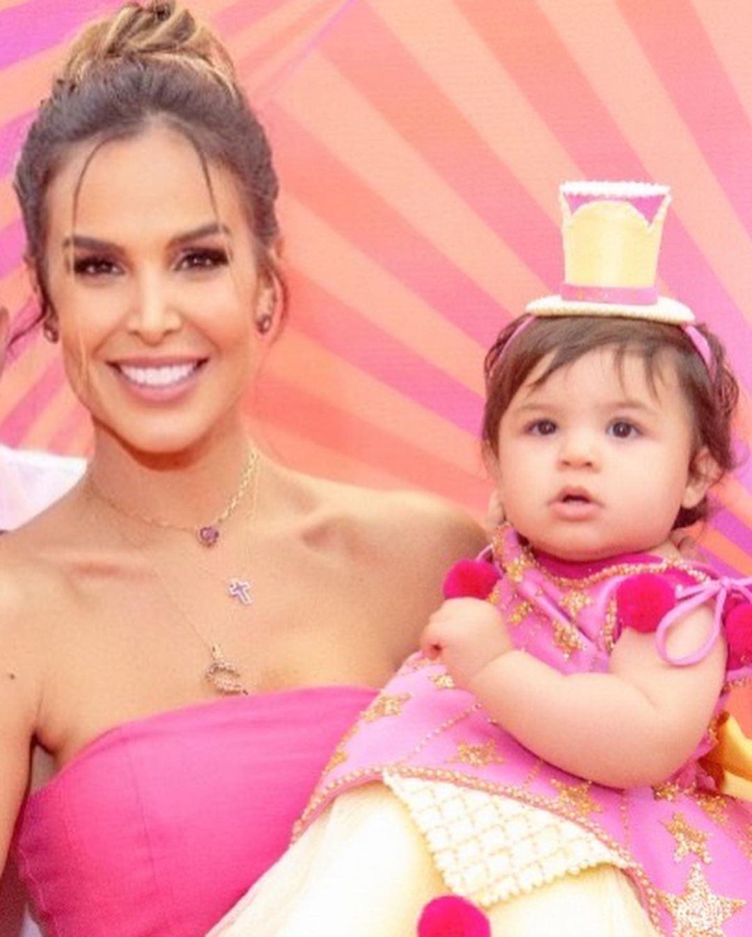 Robertha Portella e a filha, Sofia, de 1 ano (Foto: Reprodução/Instagram) Robertha Portella e a filha, Sofia, de 1 ano (Foto: Reprodução/Instagram)