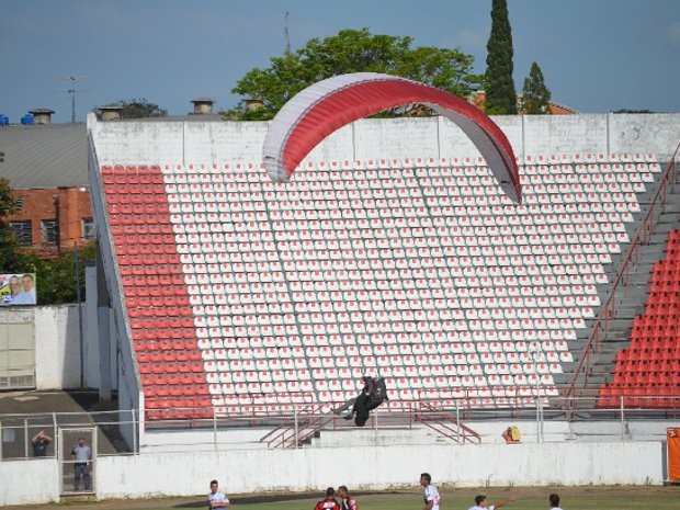 Parapentista foi arrastado por corrente de vento por cerca de 45 km (Foto: Rafael Martinez/Divulgação)