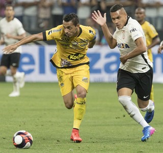 Jabá ganha primeira chance em 2017 no Timão e projeta ano de realização