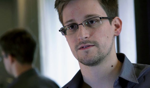 Ex-técnico da CIA Edward Snowden divulgou documentos secretos (Foto: The Guardian/AP)