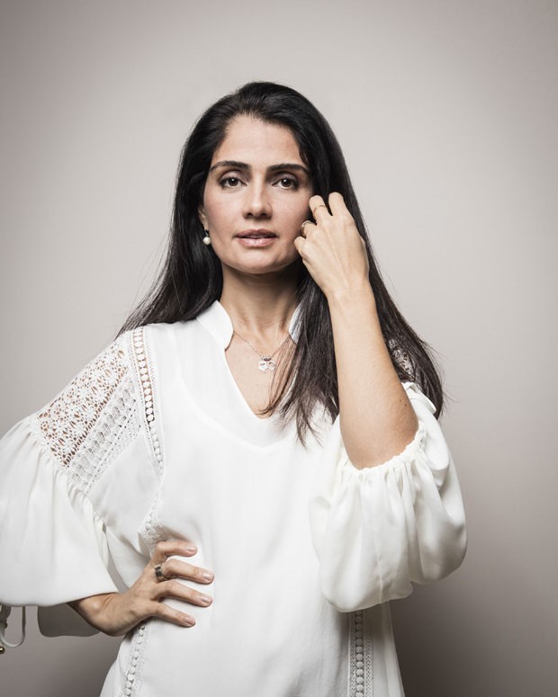 Patrícia França: “Na minha casa ideal, teria uma peça de Brunno Jahara” (Foto: Daryan Dornelles) Patrícia França: “Na minha casa ideal, teria uma peça de Brunno Jahara” (Foto: Daryan Dornelles)