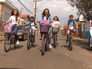 Bicicleta é um importante meio de transporte em Itirapina, SP (Foto: Marlon Tavoni/EPTV)