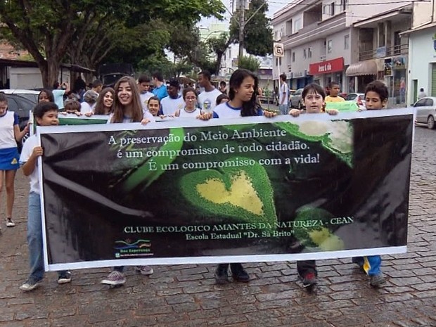 G Moradores Fazem Passeata Pedindo Cuidados Na Serra Da Boa