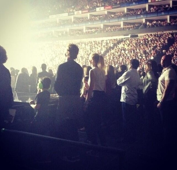 Chris Martin e Gwyneth Paltrow com os filhos no show de Beyoncé (Foto: Reprodução/Instagram)