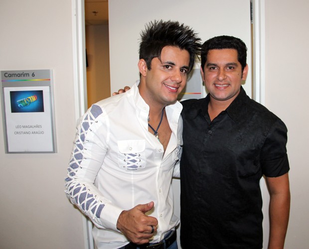 O cantor estará ao lado de Cristiano Araújo no programa (Foto: Domingão do Faustão / TV Globo)