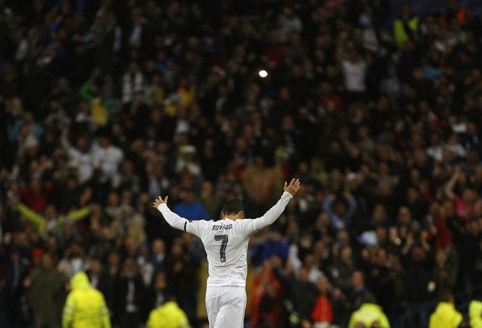 Cristiano Ronaldo Real Madrid x Wolfsburg (Foto: AP)